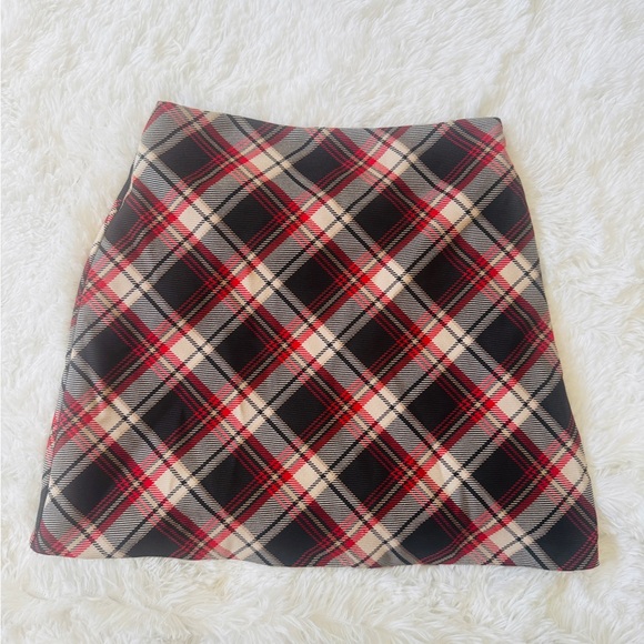 H&M Dresses & Skirts - 🏔️ Plaid Skirt